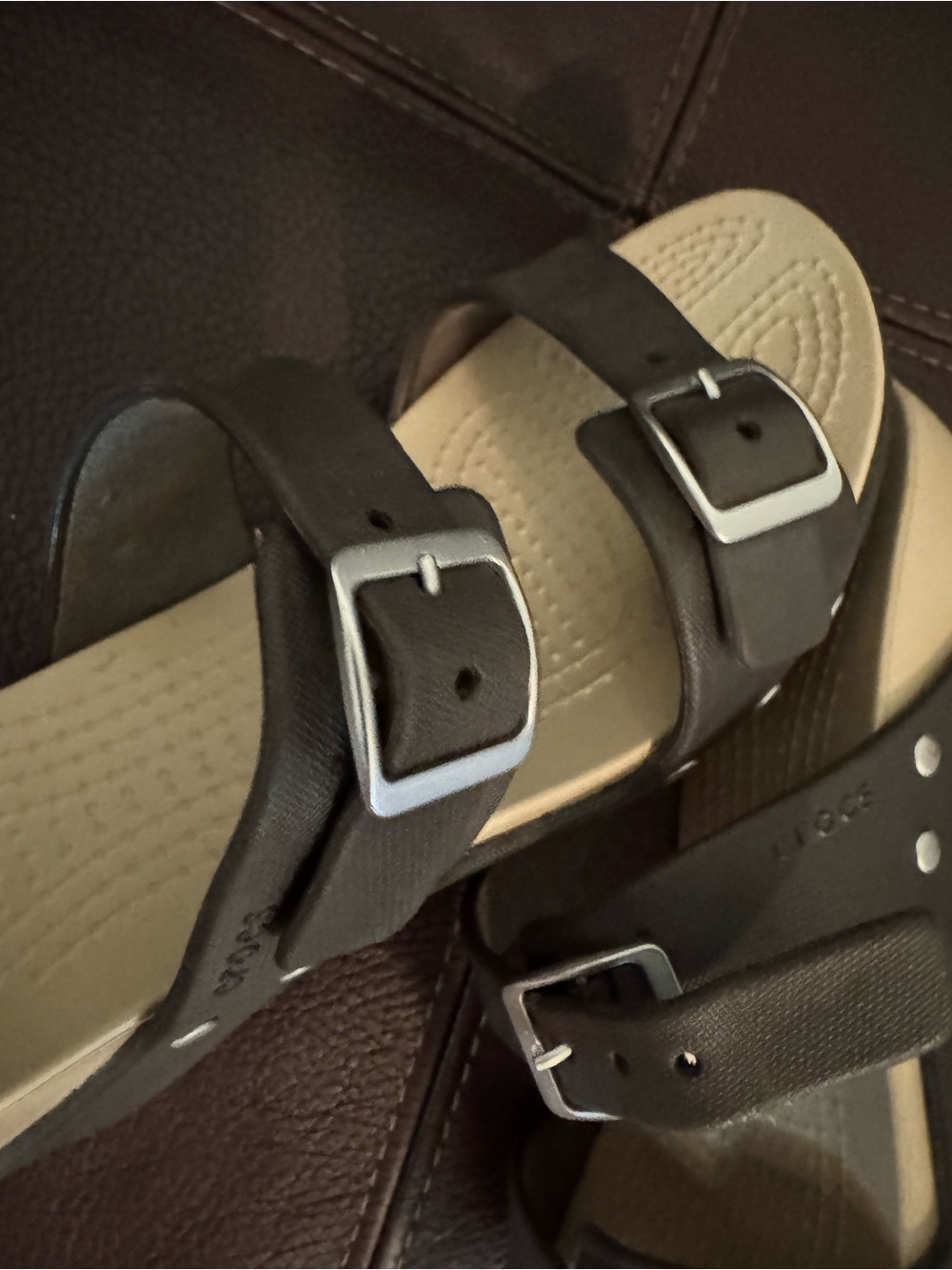 CROCS Womens wedges with elongating leg effects double buckle silver rivets